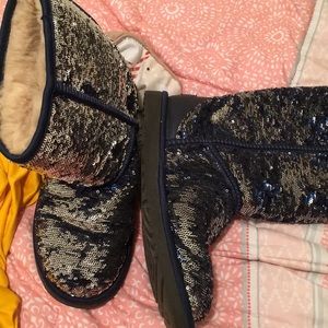 Blue sequined Uggs reversible blue/silver